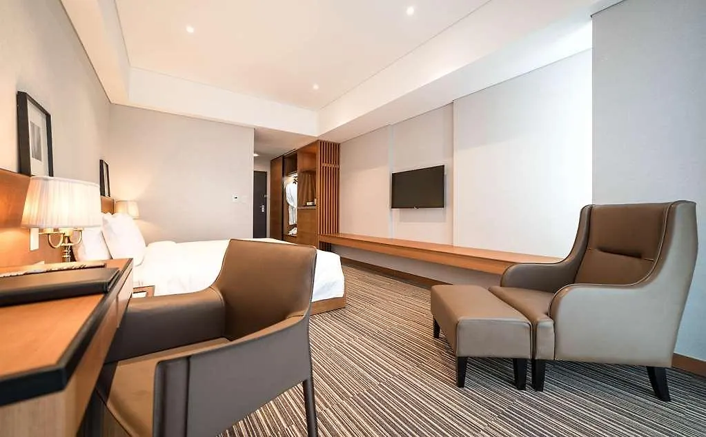 Golden Tulip Incheon Airport Hotel