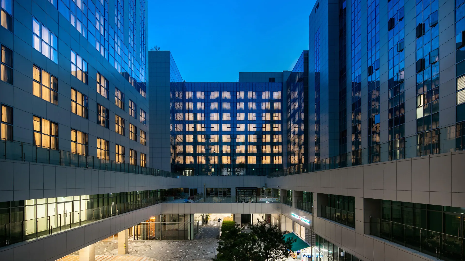 Golden Tulip Incheon Airport Hotel