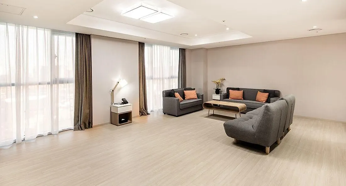 Golden Tulip Incheon Airport Hotel