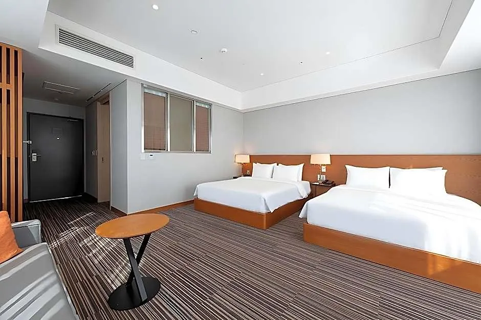 Golden Tulip Incheon Airport Hotel 4*,