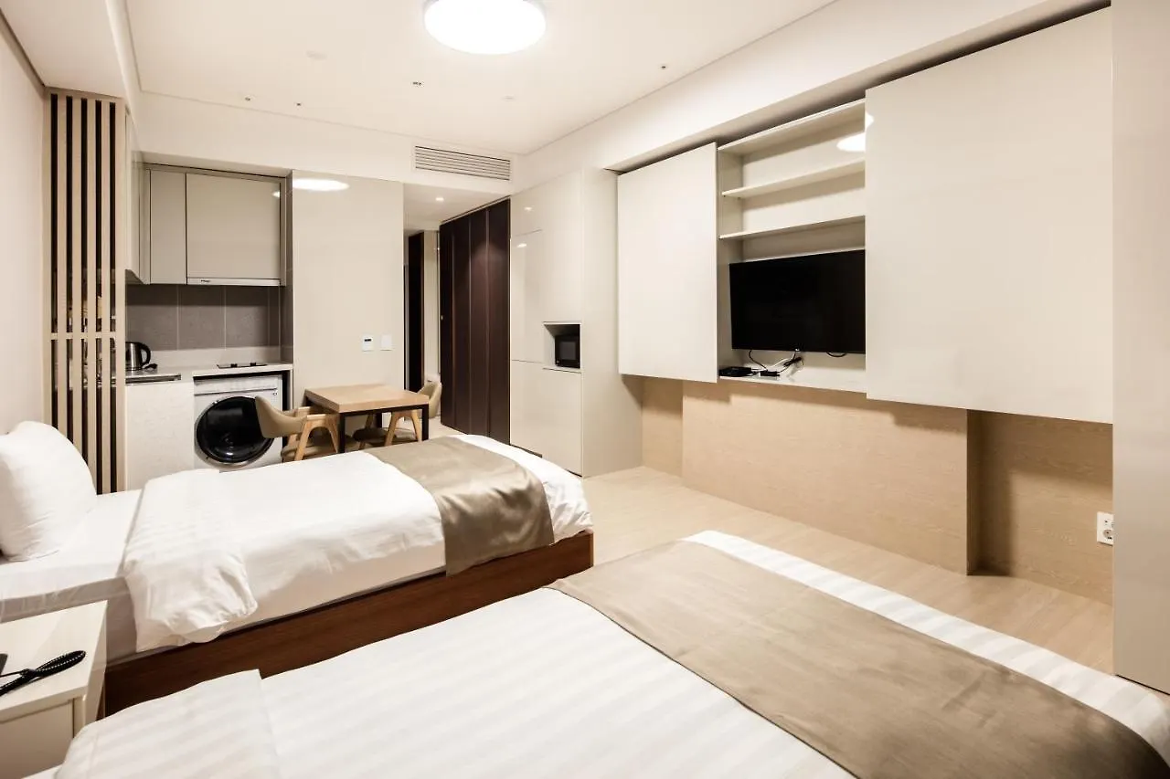 Golden Tulip Incheon Airport Hotel 4*,
