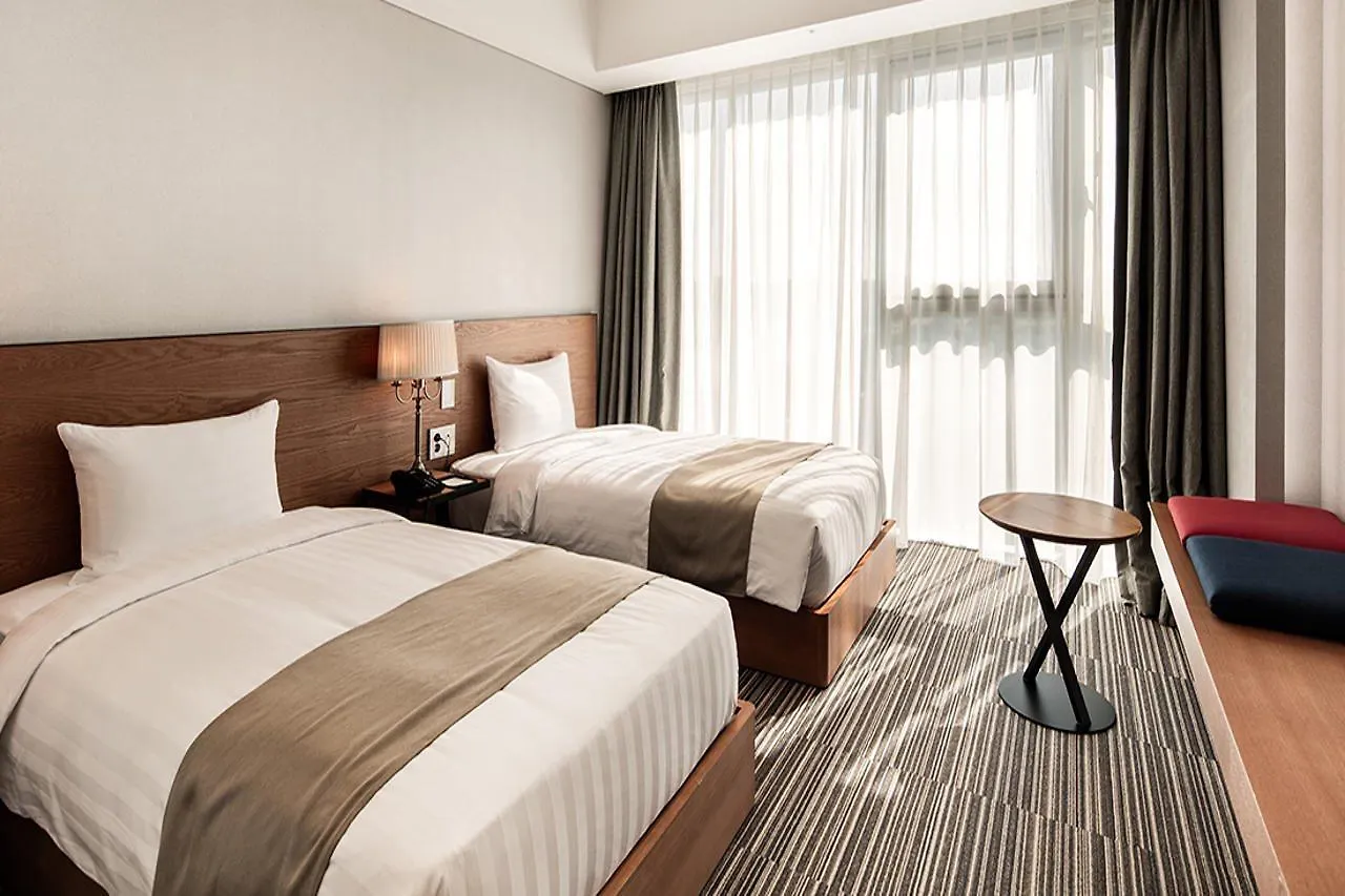 Golden Tulip Incheon Airport Hotel 4*,
